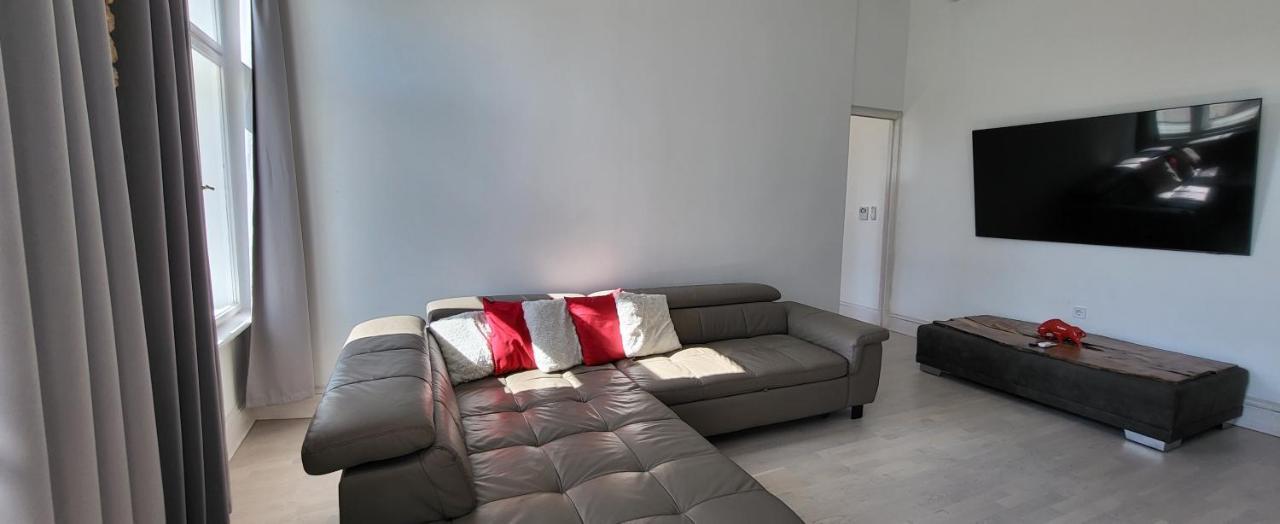 Tower Szeged Belvarosi Exkluziv Panoramas Apartman - Free Parking Buitenkant foto